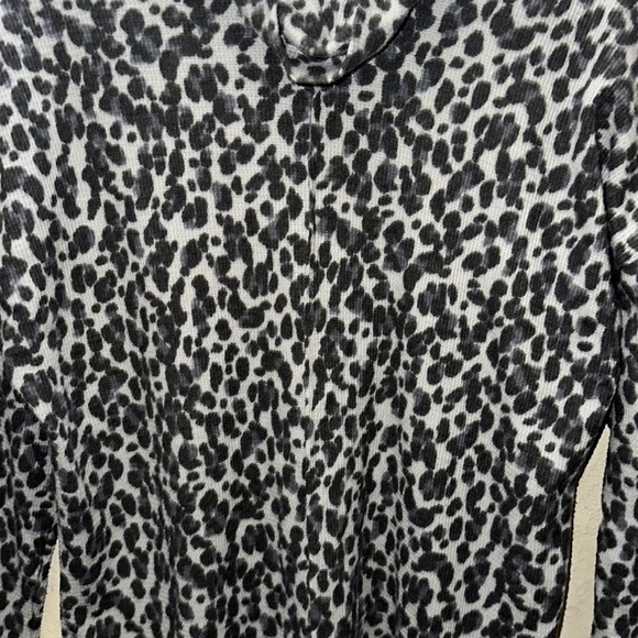 Vince Camuto Cowl Neck Top - Picture 6 of 11